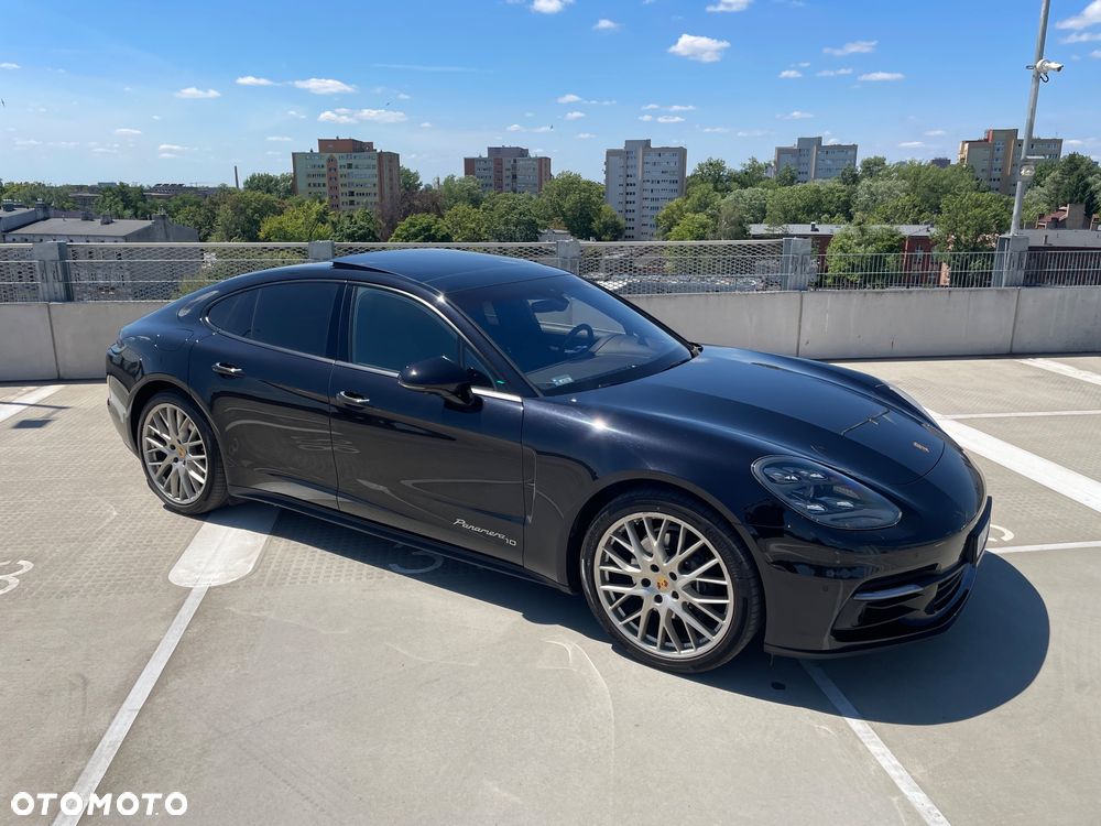 Porsche Panamera - 1
