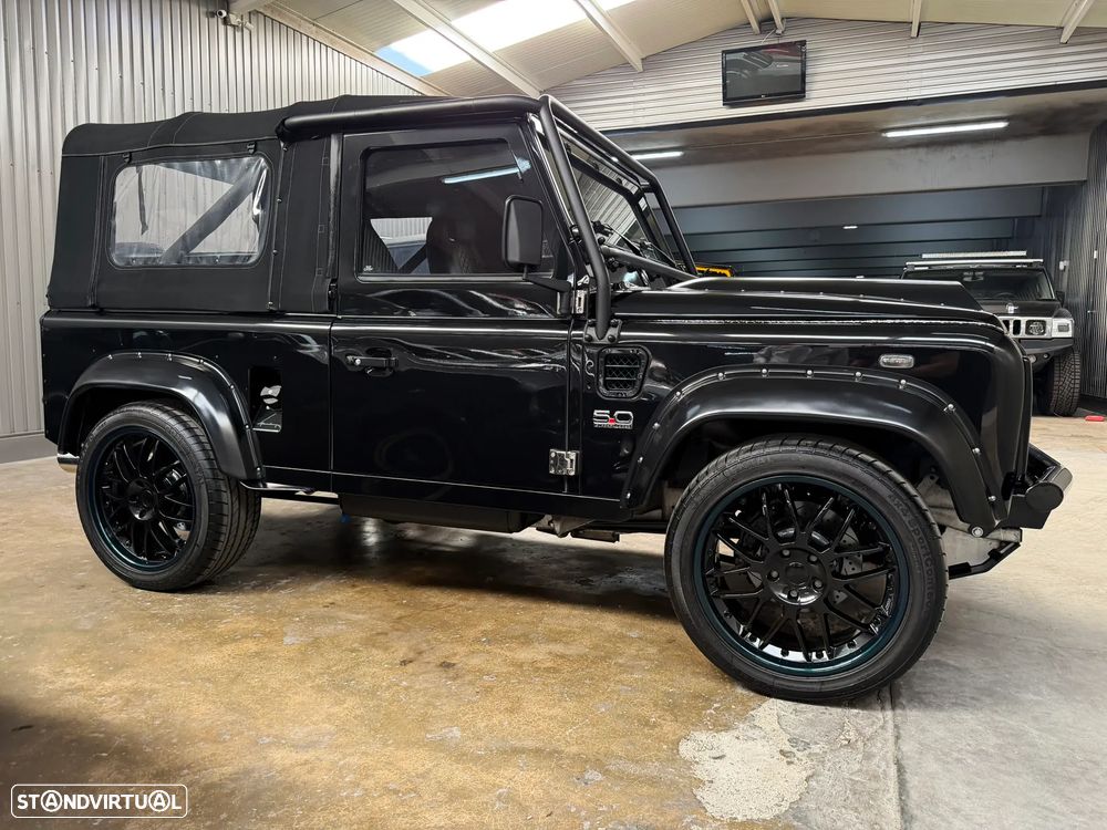 Land Rover Defender - 9