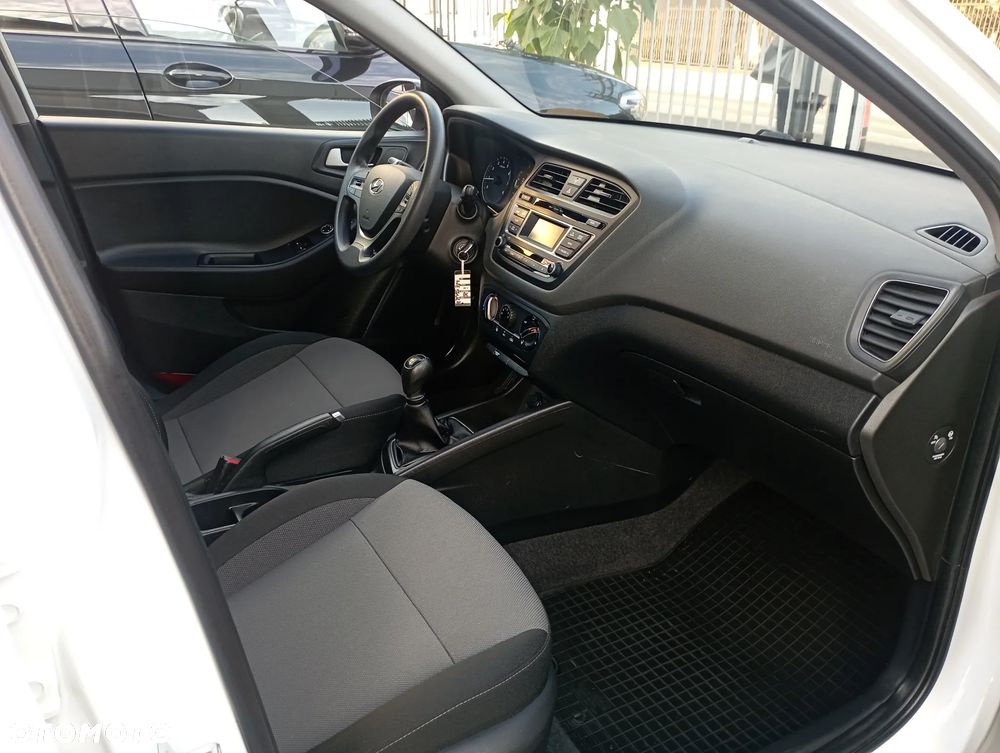 Hyundai i20 1.2 Classic Plus - 9