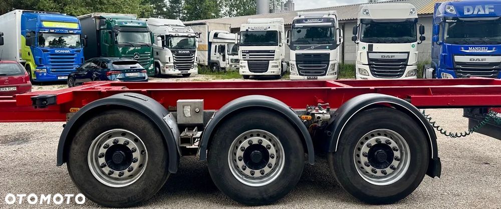 Renders PODKONTENEROWA ROZSUWANA 1x20 2x20 1x35 1x40 1x45 WAGA:5760kg OSIE BPW OŚ PODNOSZONA 2005r - 10