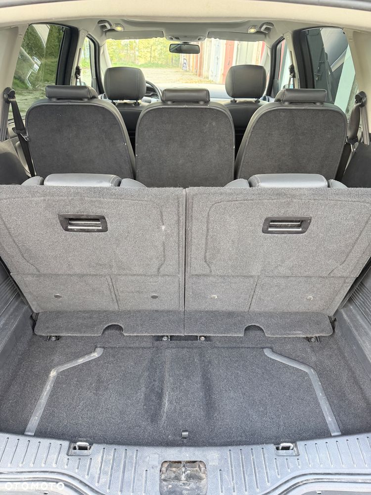 Ford S-Max - 12