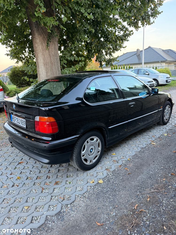 BMW Seria 3 316i - 24