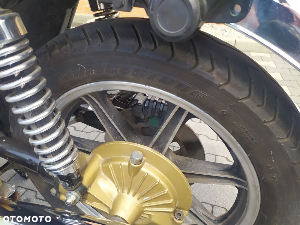 Yamaha XS - 11