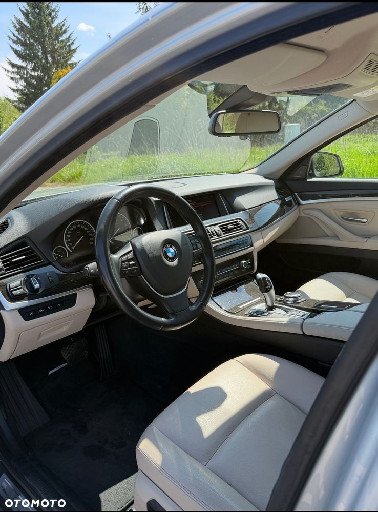 BMW Seria 5 528i xDrive Sport-Aut Luxury Line - 10