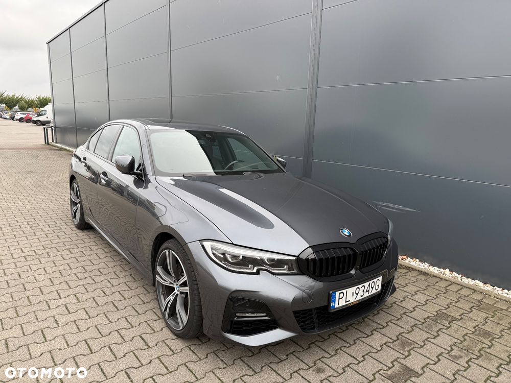 BMW Seria 3 330i xDrive Sport Line sport - 11