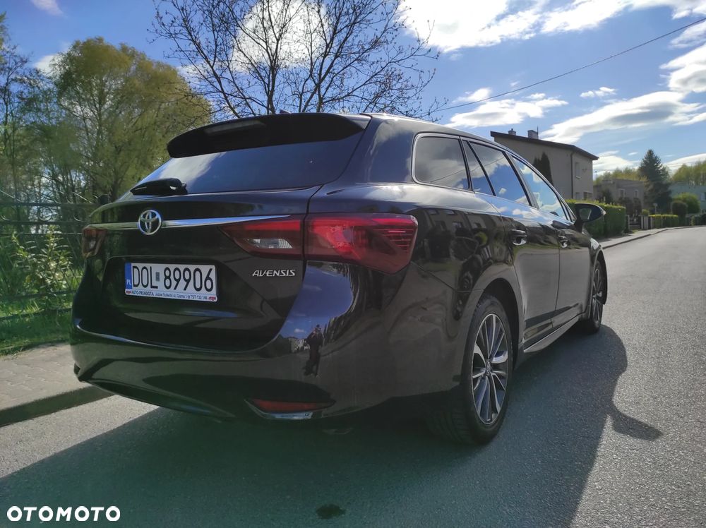 Toyota Avensis 1.8 Active MS - 3