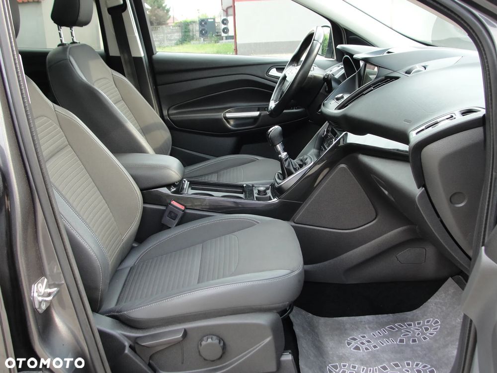Ford Kuga 2.0 TDCi 2x4 ST-Line - 19