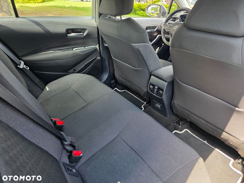 Toyota Corolla 1.8 Hybrid Comfort - 29