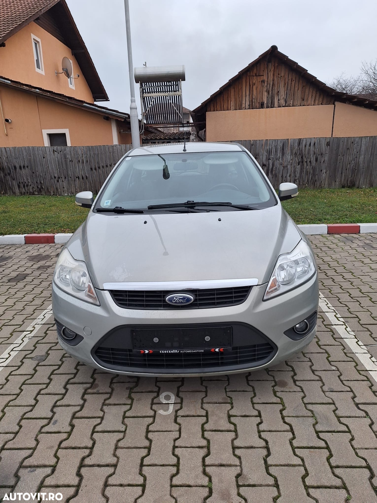 Ford Focus 1.6 TDCi Ambiente - 2