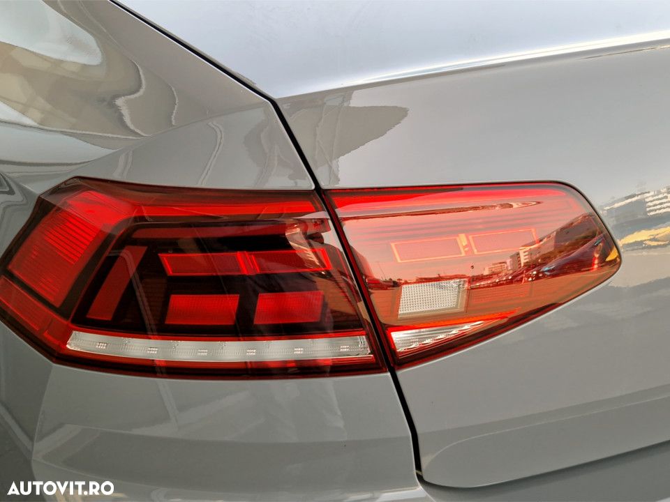 Volkswagen Passat 2.0 TDI DSG Highline - 11