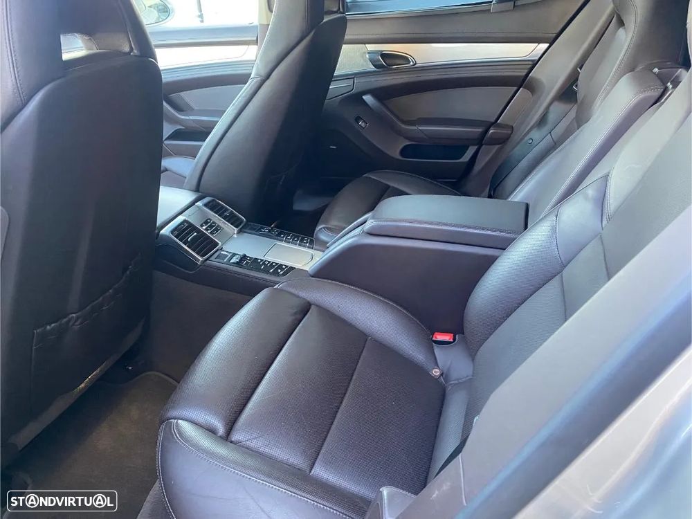 Porsche Panamera S Hybrid J19 - 13