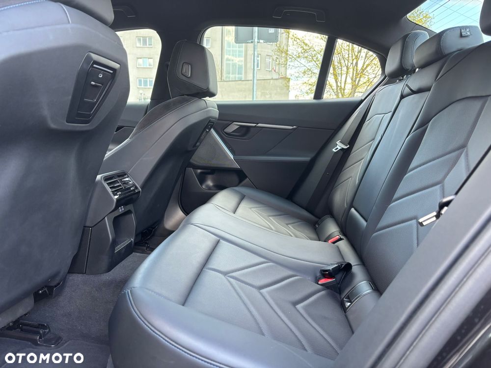 BMW Seria 5 520d xDrive mHEV M Sport - 14