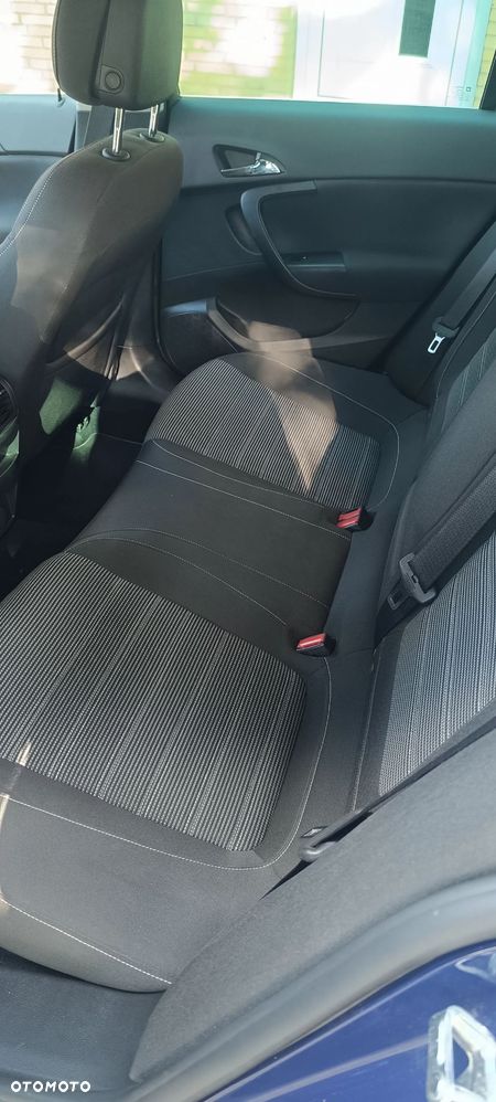 Opel Insignia - 12