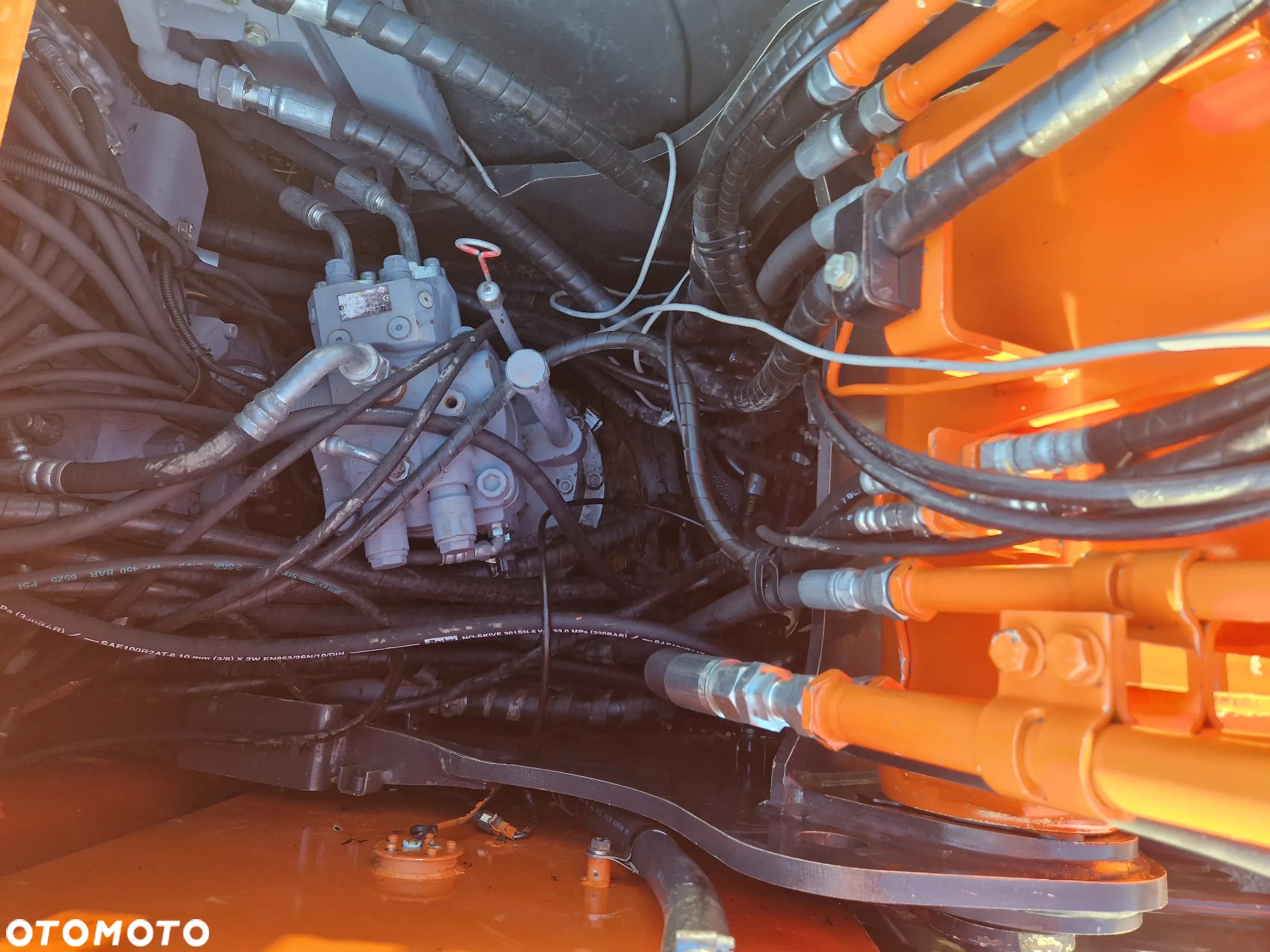 Hitachi ZX160LC-5B - 11