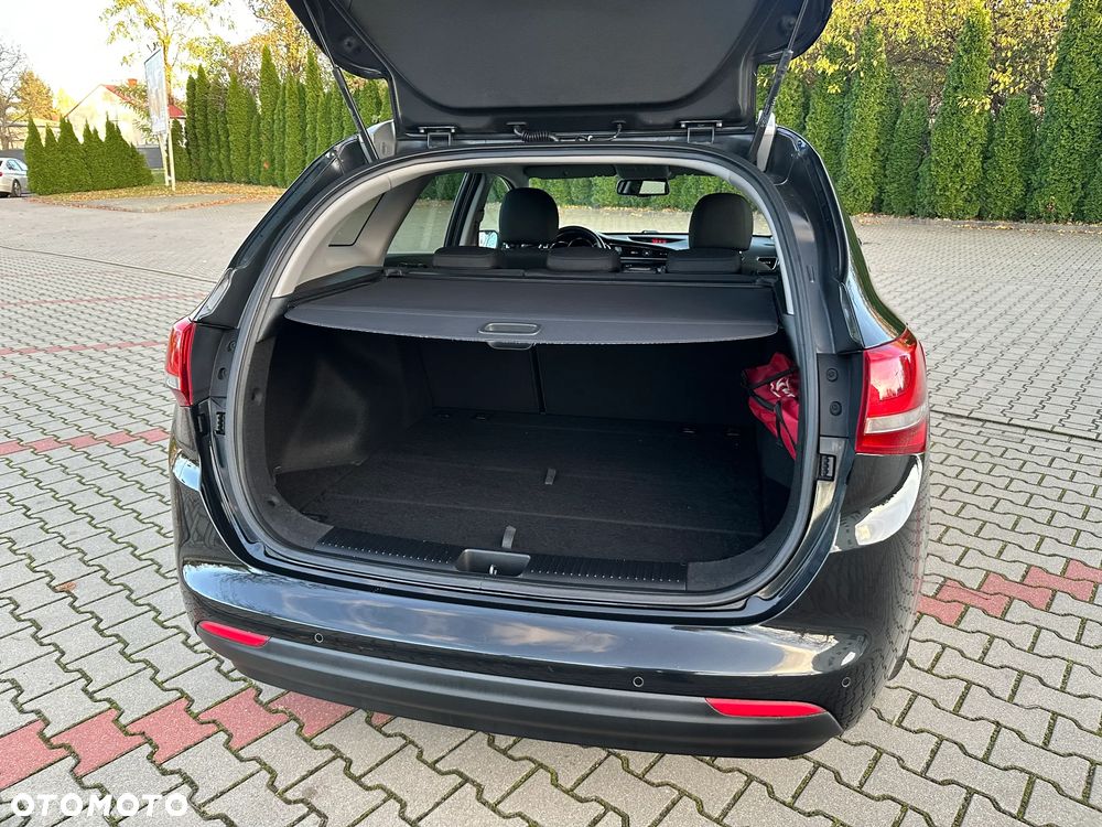 Kia Ceed 1.6 GDI SW UEFA EURO 2016 - 18