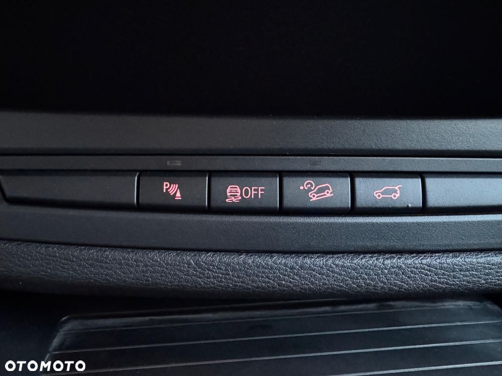 BMW X5 3.0si xDrive - 27