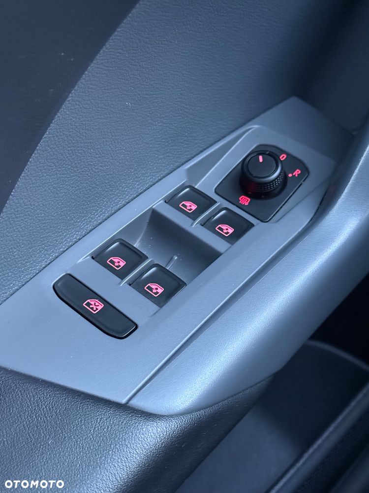 Volkswagen T-Cross - 34