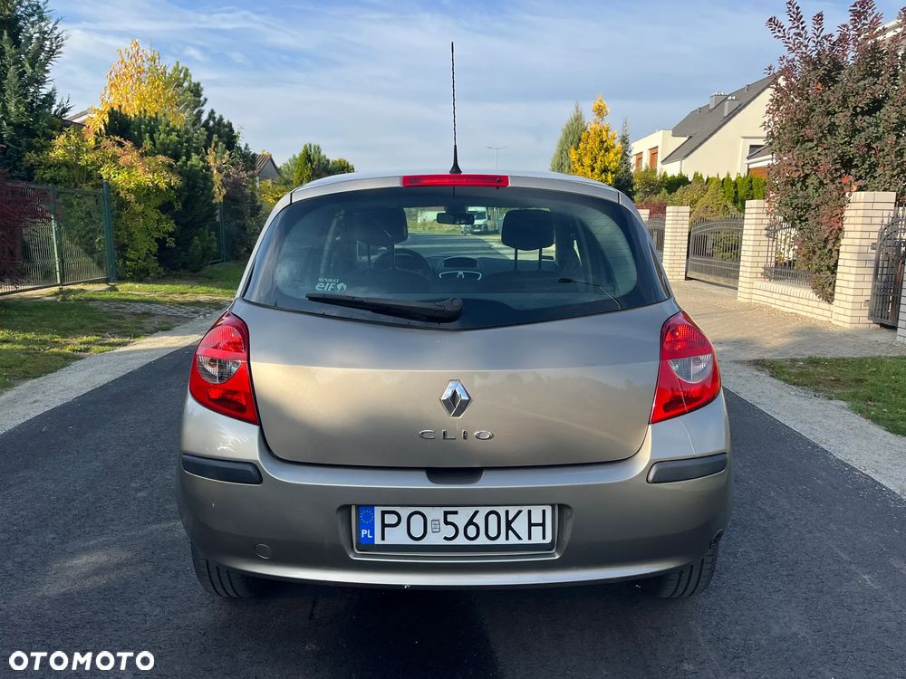 Renault Clio 1.6 16V Dynamique - 11