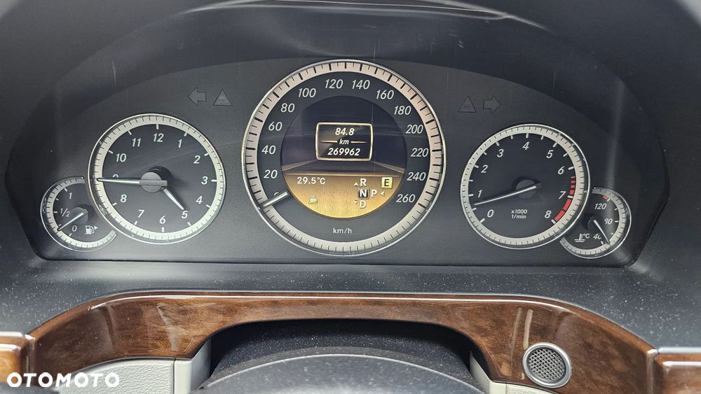 Mercedes-Benz Klasa E 350 4-Matic Avantgarde - 17