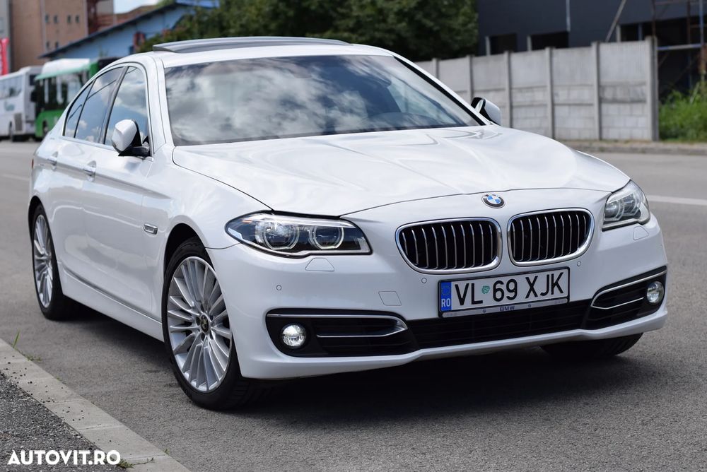BMW Seria 5 520d Aut. Luxury Line - 2
