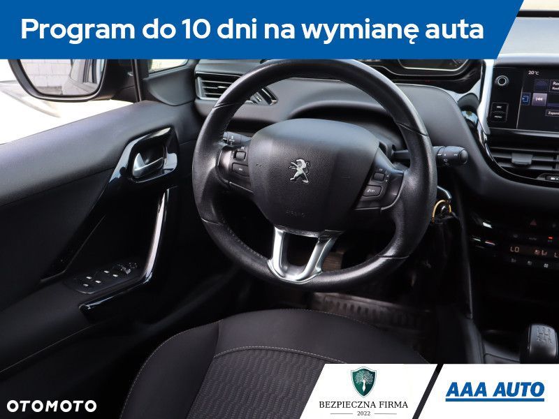Peugeot 208 - 9