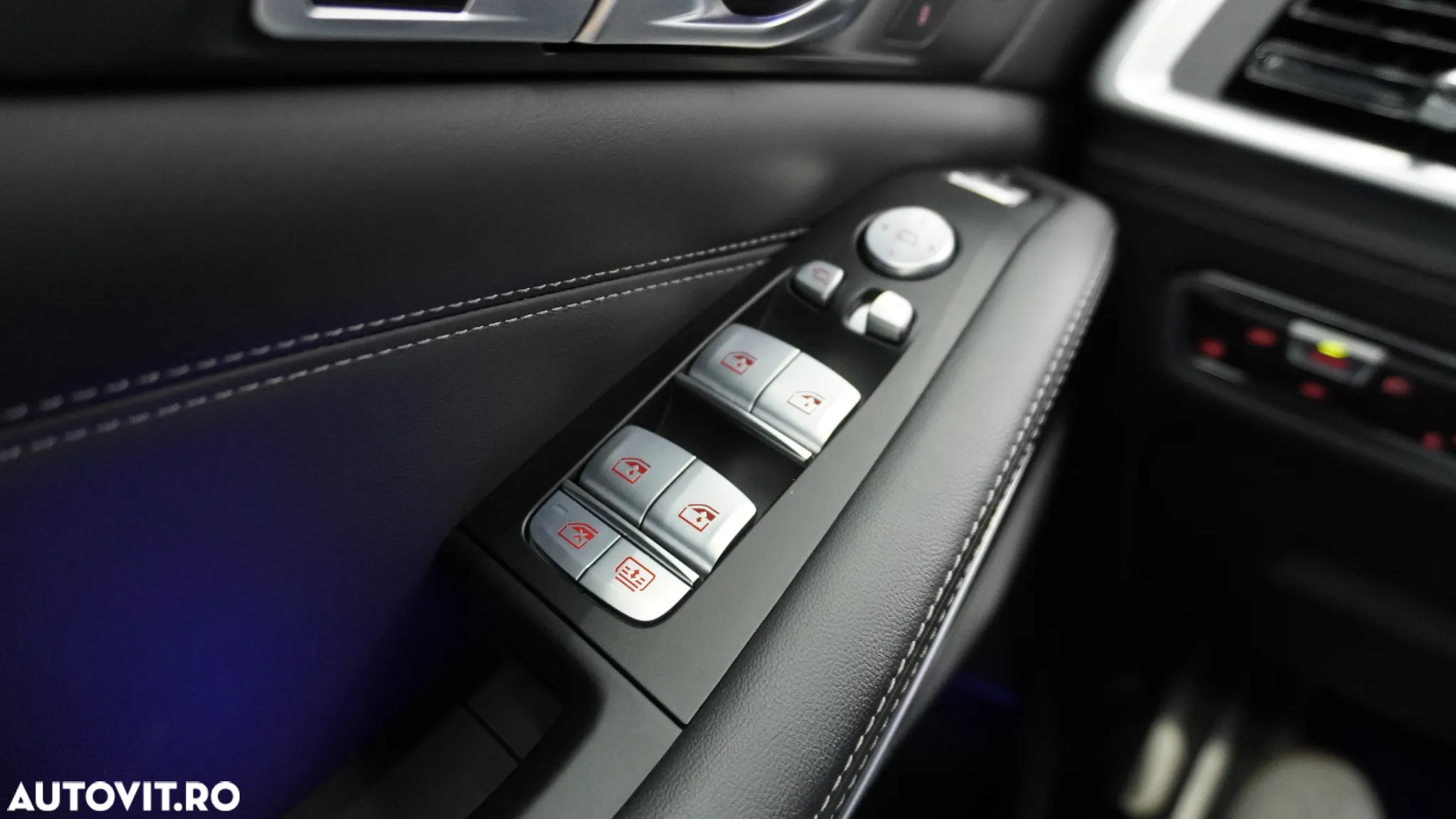 BMW X7 M60i xDrive AT MHEV - 33