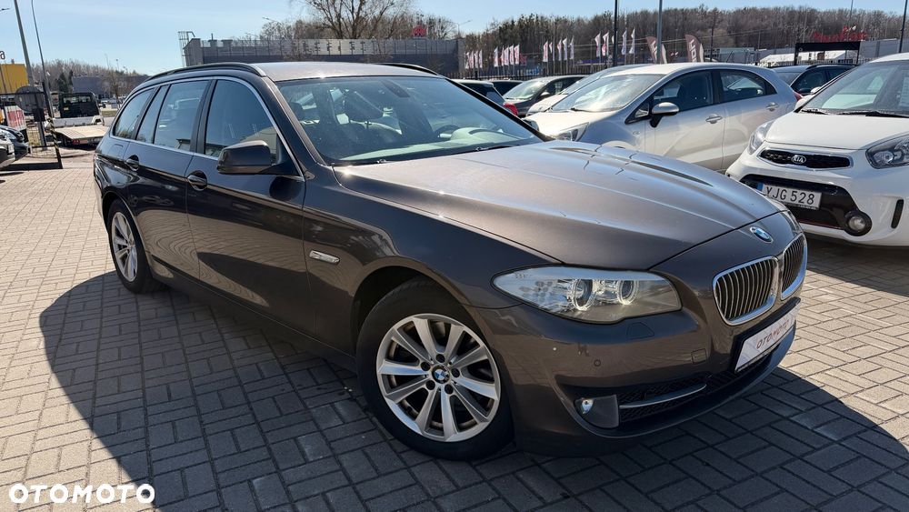 BMW Seria 5 520d Luxury Line - 12