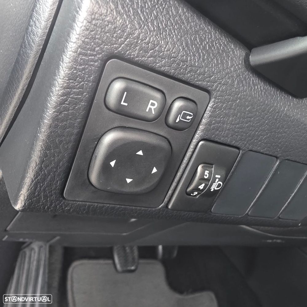 Toyota Auris 1.4 D-4D Comfort+Pack Sport - 18