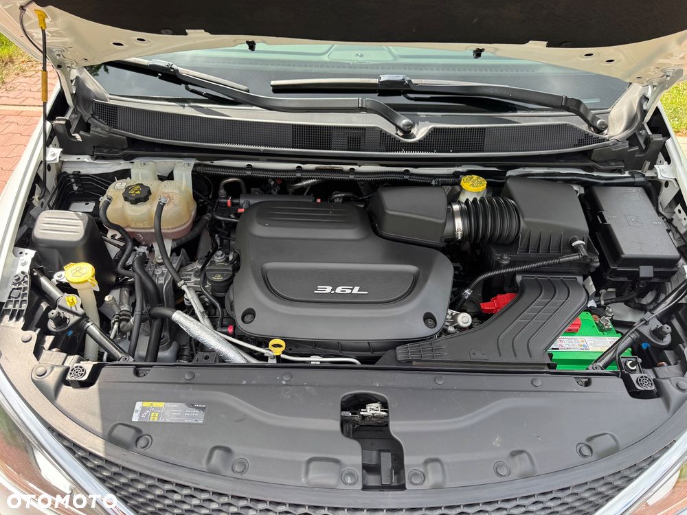 Chrysler Pacifica - 20