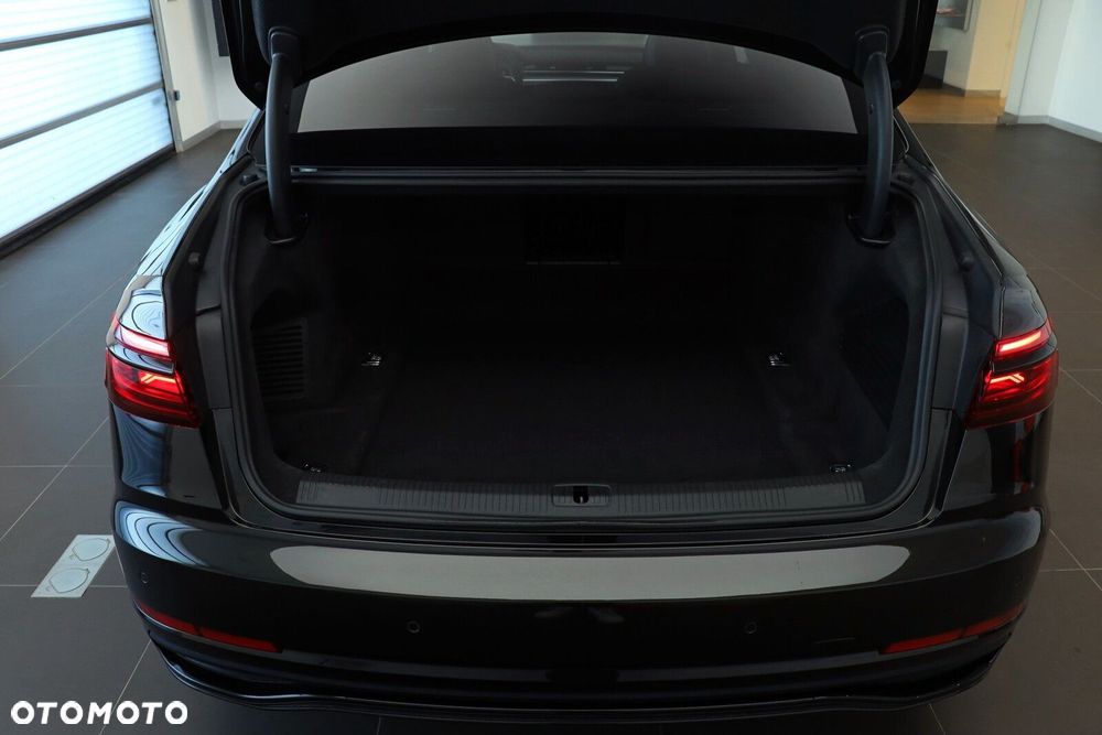 Audi A8 - 6