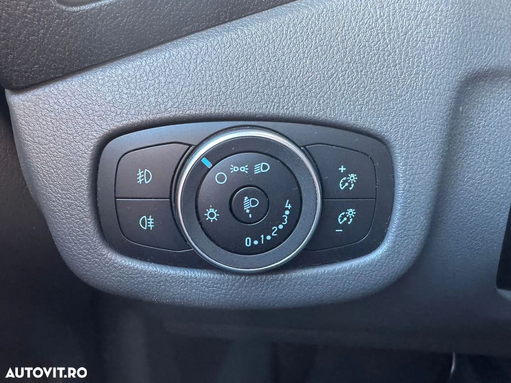 Ford TRANSIT CONNECT - 23