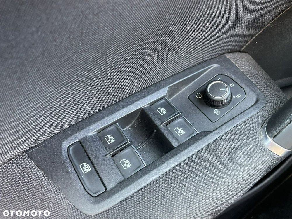 Volkswagen Touran 1.4 TSI (BlueMotion Technology) SOUND - 19