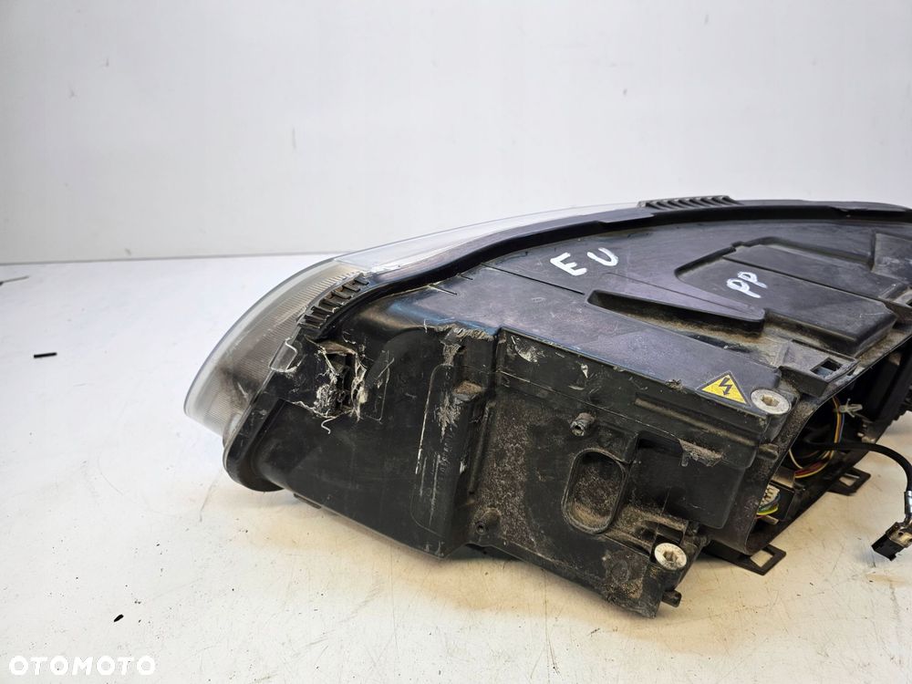REFLEKTOR PRAWY AUDI A6 C6 4F0941004AK XENON EU - 6