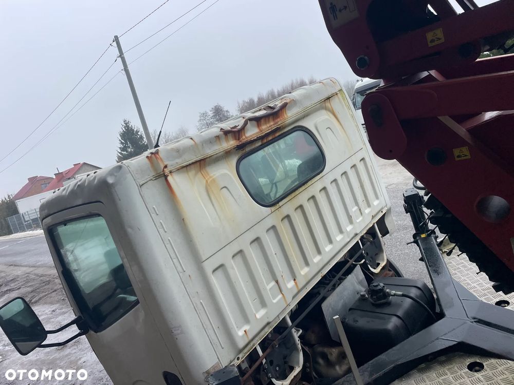 Nissan Cabstar 35-11 - 12