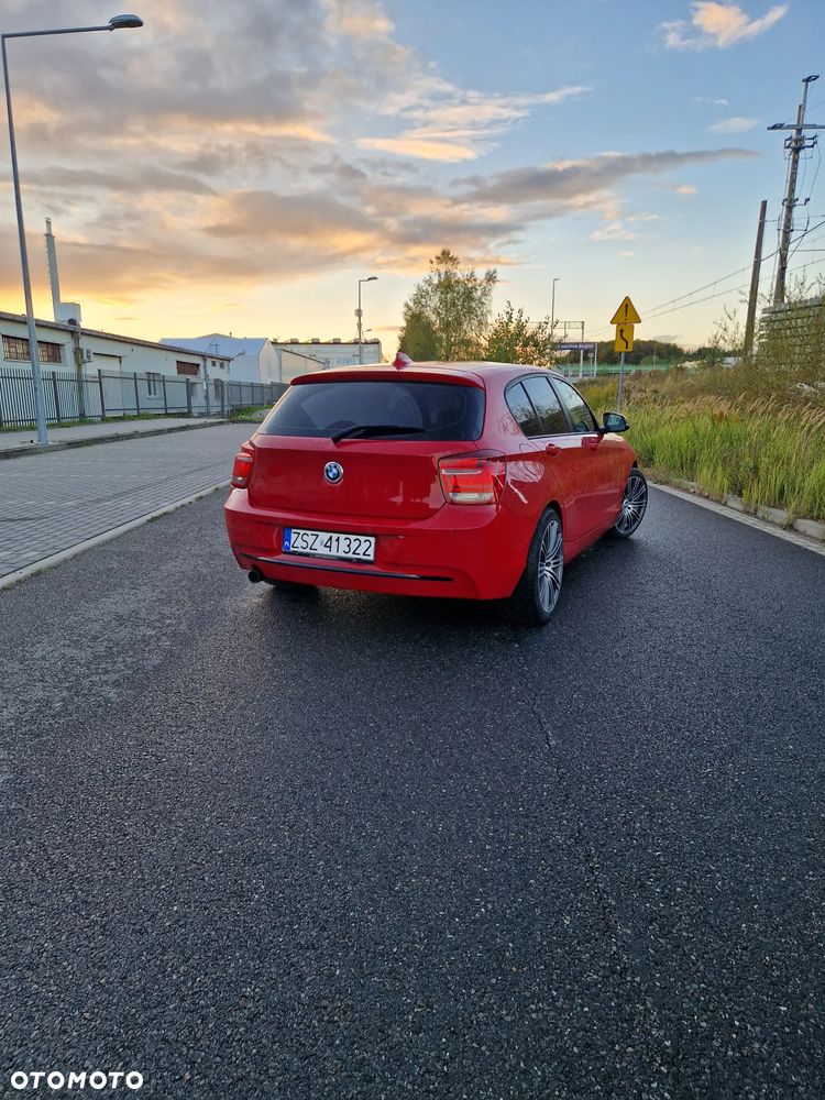BMW Seria 1 120d Sport Line - 2