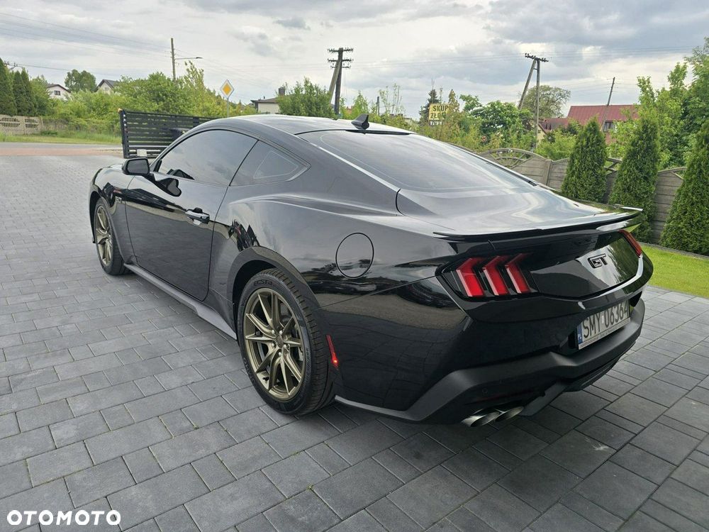 Ford Mustang - 4