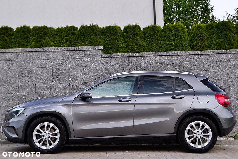 Mercedes-Benz GLA 200 Urban - 8