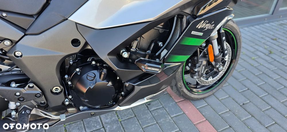 Kawasaki Ninja 1000 SX - 12