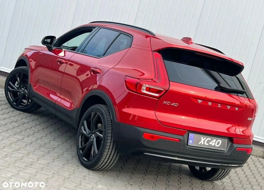 Volvo XC 40 B4 AWD Plus Dark - 9