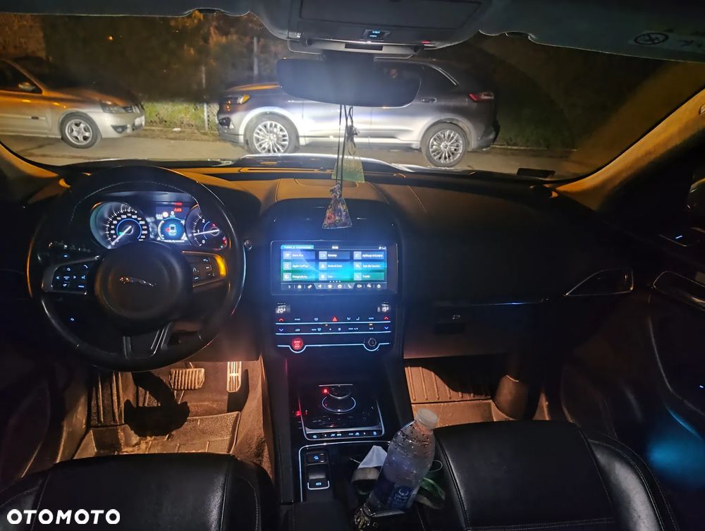 Jaguar F-Pace 2.0 i4D AWD Prestige - 10