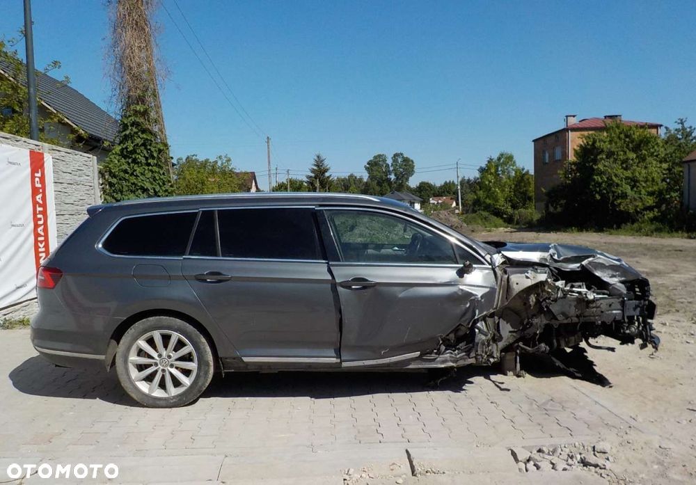 Volkswagen Passat Variant 1.6 TDI SCR DSG - 16