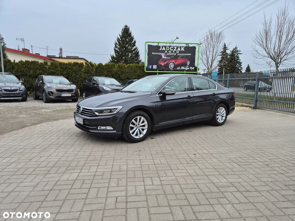 Volkswagen Passat 1.6 TDI BMT Comfortline - 18