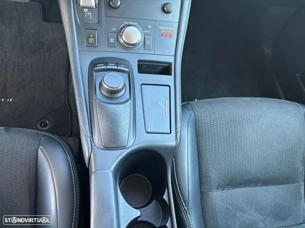 Lexus CT 200h Executive+ - 17