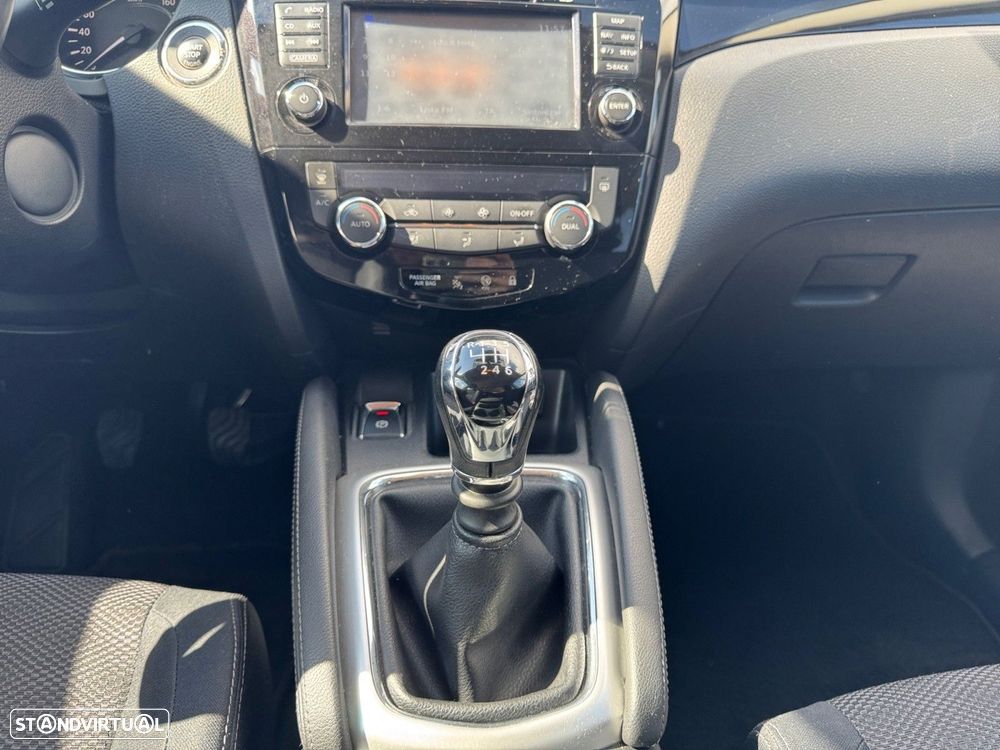Nissan Qashqai 1.5 dCi N-Connecta 18 - 11