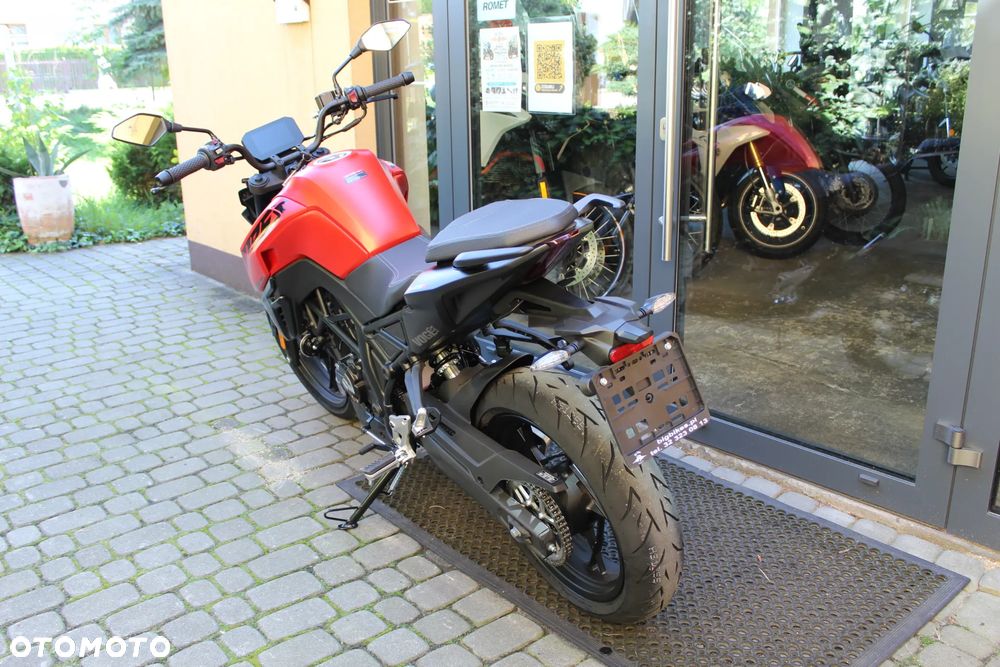 VOGE R125S - 16