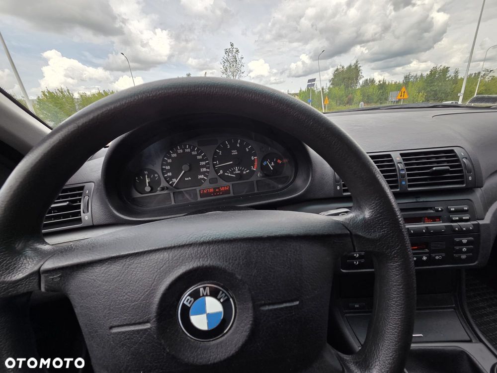 BMW Seria 3 318i - 11