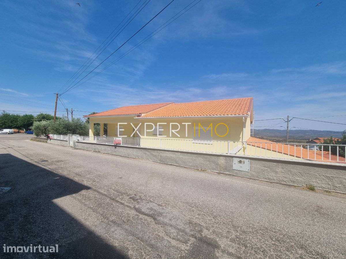 Prédio com negócios e habitação em Nabais, Gouveia - Grande imagem: 2/38