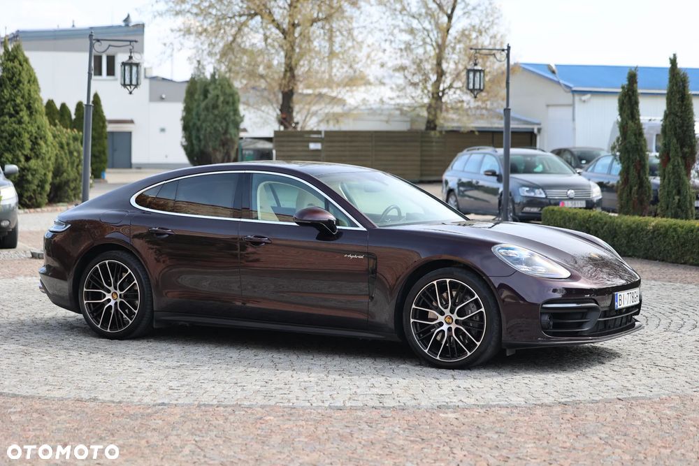 Porsche Panamera 4 Platinum Edition - 2