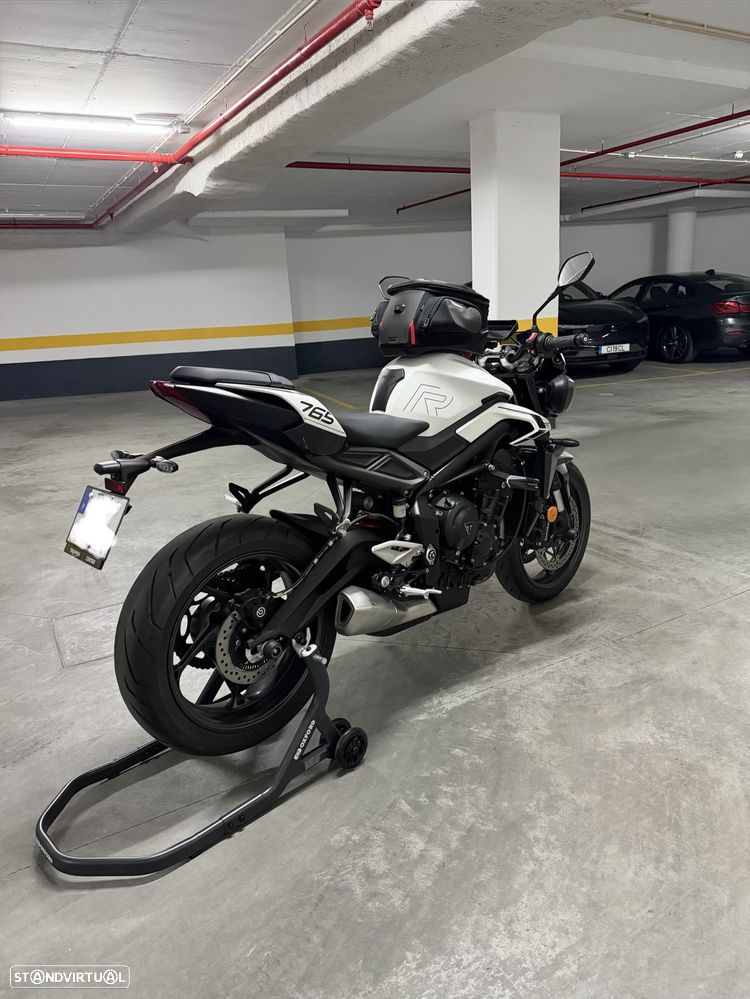 Triumph Street Triple R - 11