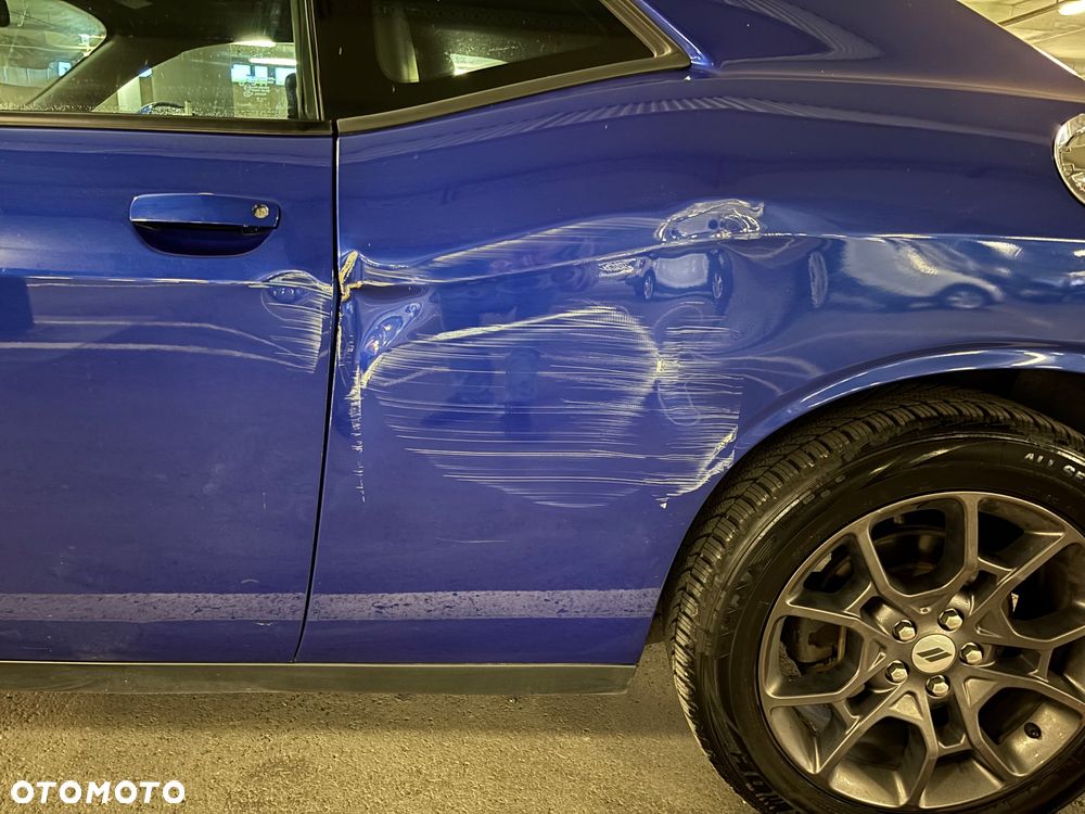 Dodge Challenger - 4